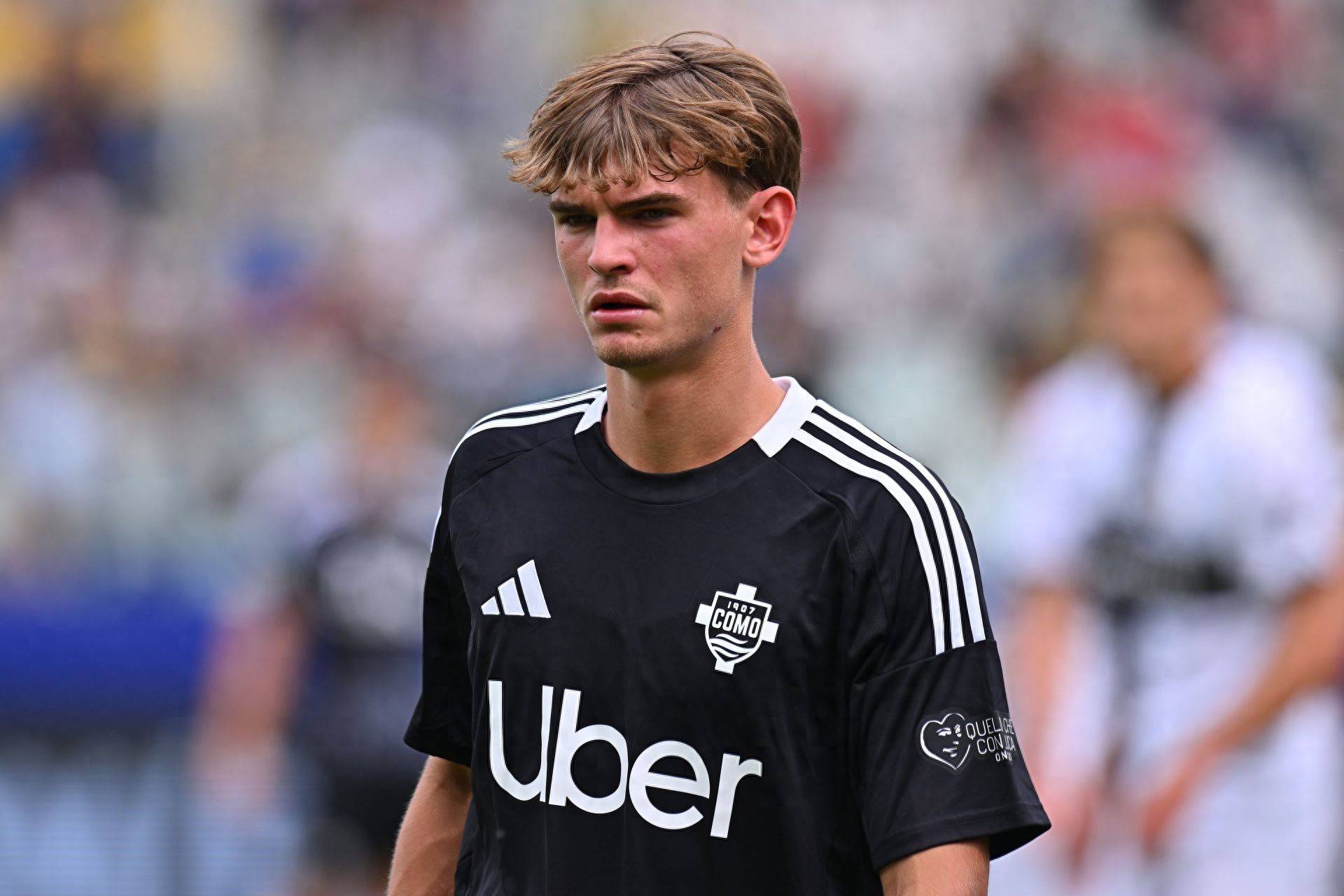 同球员的深 同球员的深